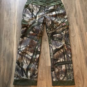 Women’s Large Under Armour Fleece Lined Camo Pants
